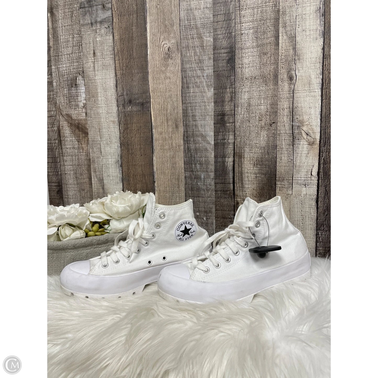 Shoes Sneakers By Converse In White, Size: 9.5