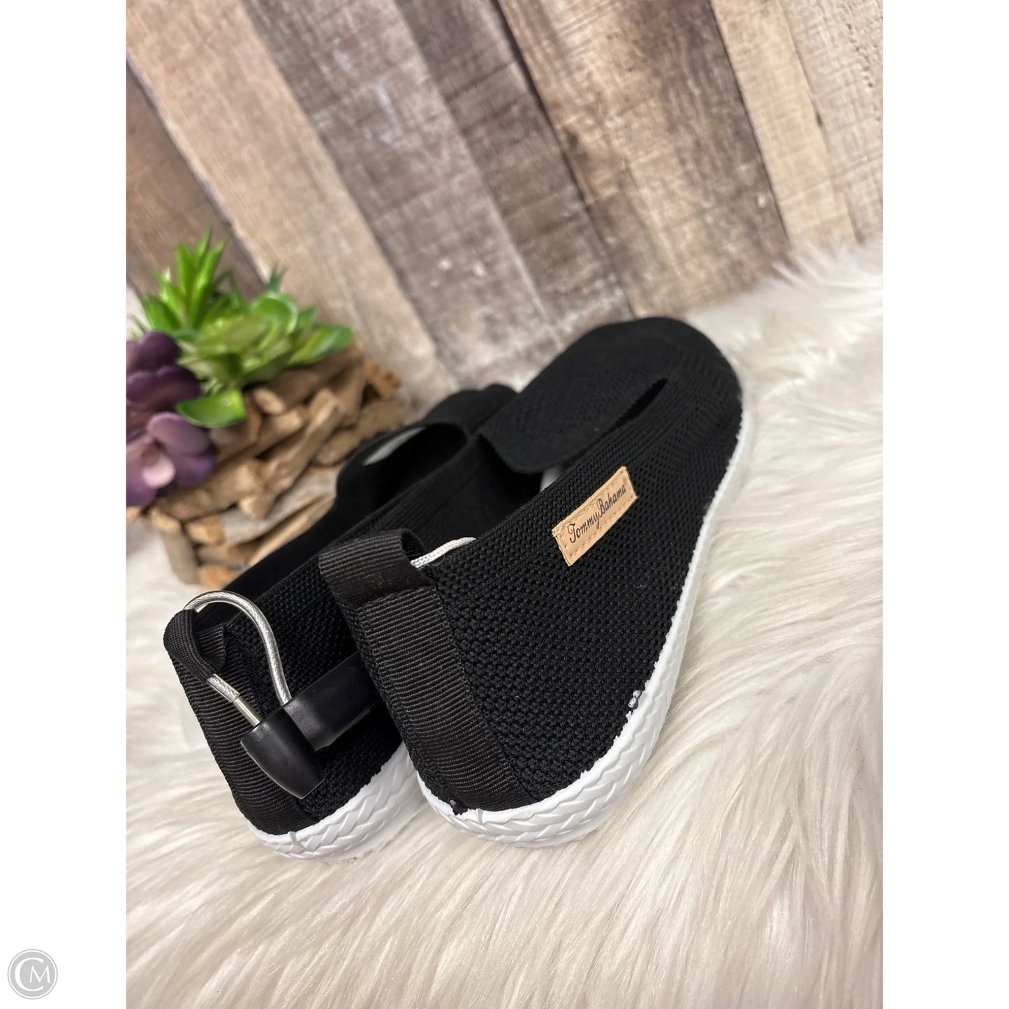 Shoes Flats By Tommy Bahama In Black, Size: 6