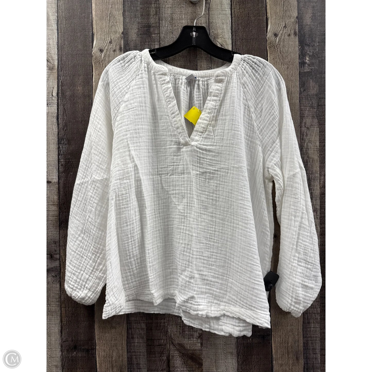 Top Long Sleeve By Old Navy In White, Size: M