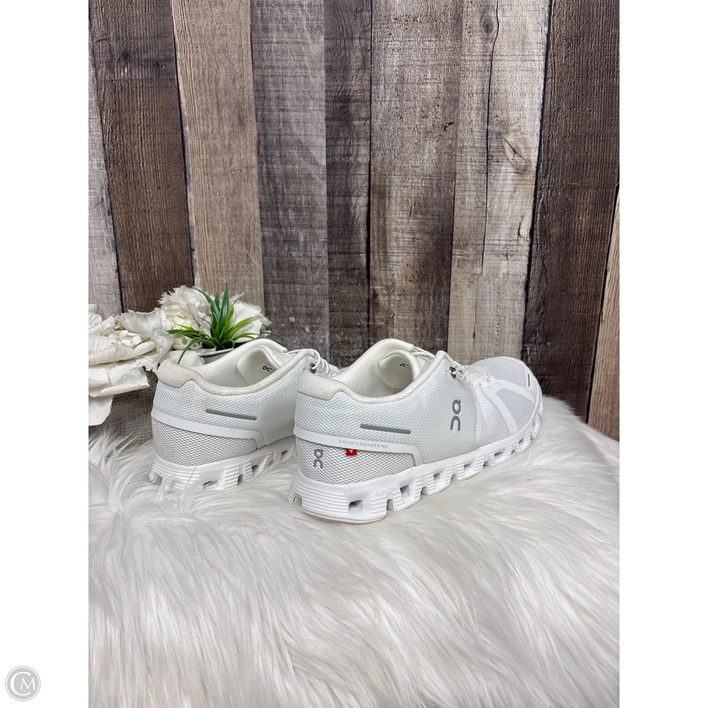 Shoes Athletic By On Cloud In White, Size: 8.5
