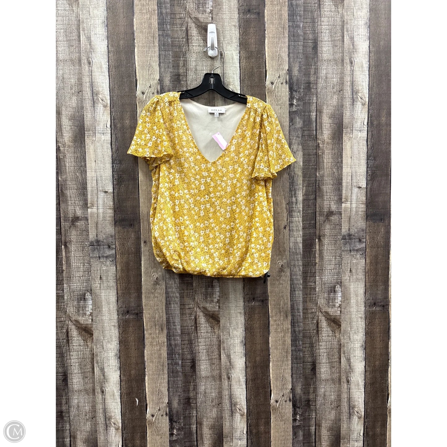 Top Short Sleeve By Gilli In Yellow, Size: M