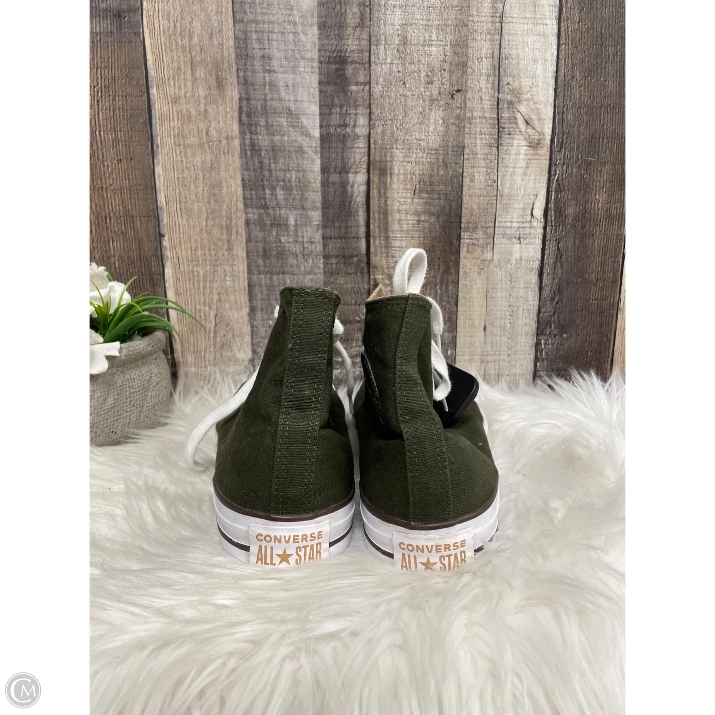 Shoes Sneakers By Converse In Green & White, Size: 10