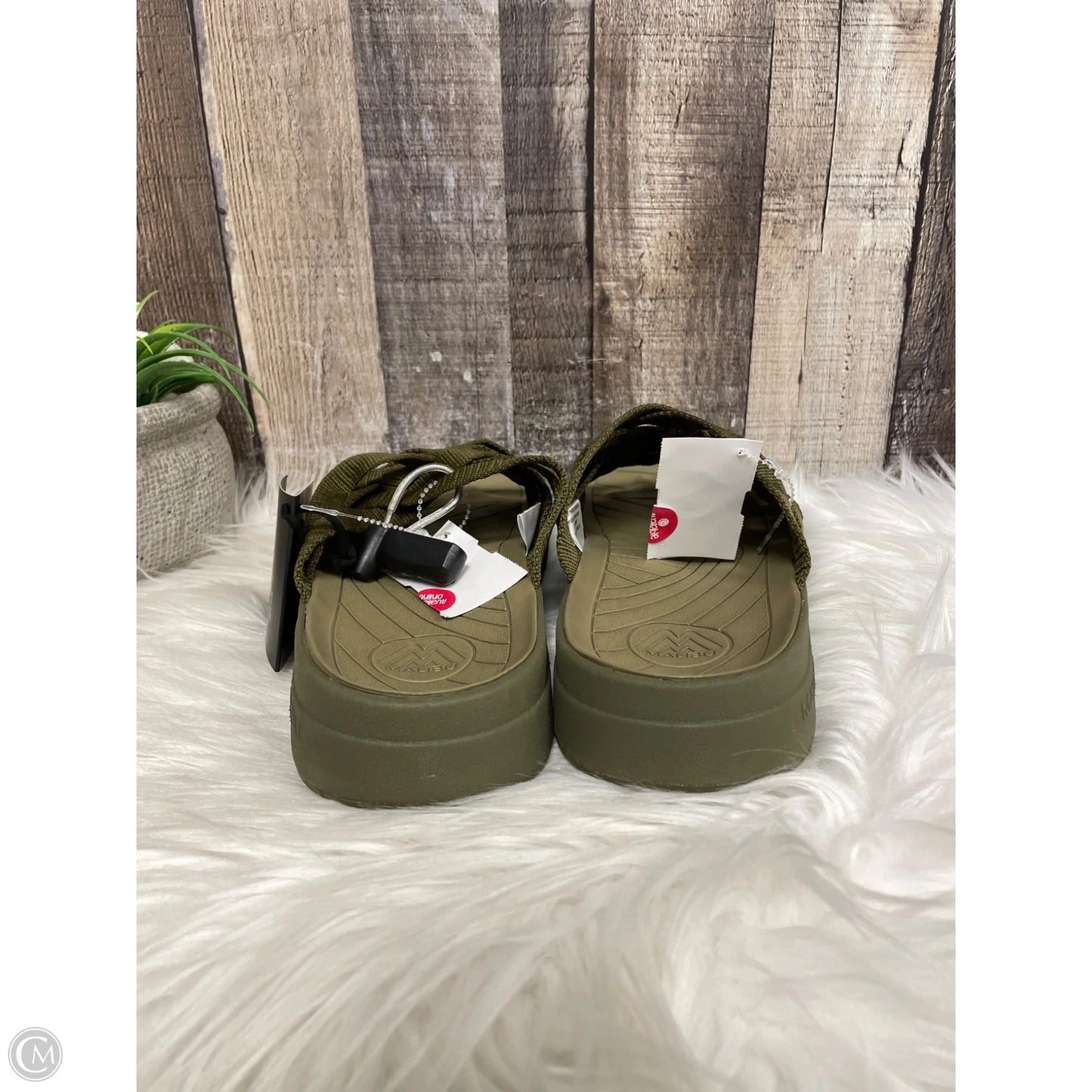 Sandals Flats By Cmc In Green, Size: 6