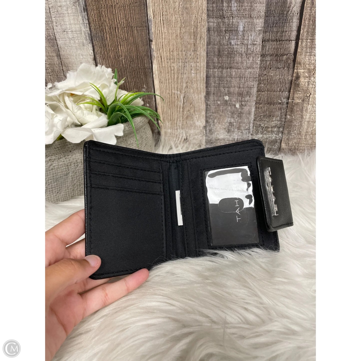 Wallet By Tahari By Arthur Levine, Size: Small