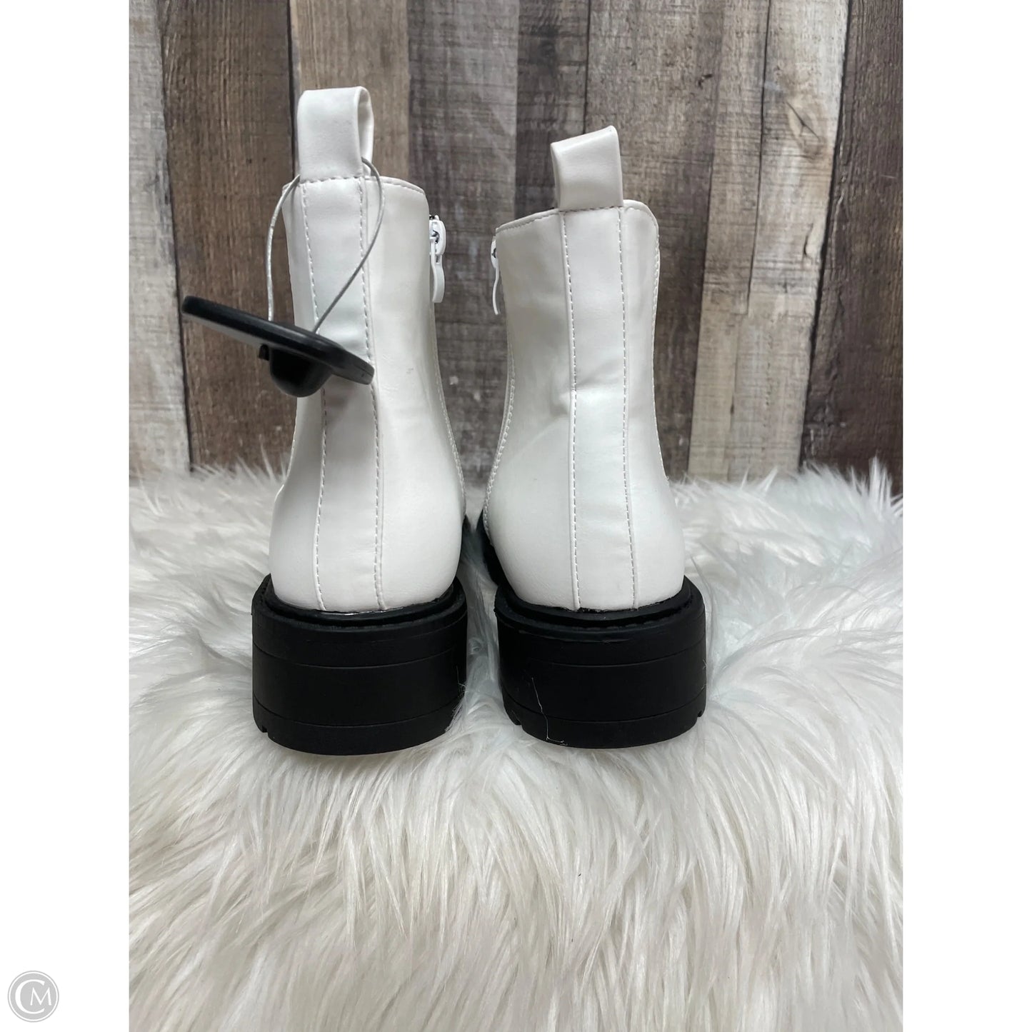 Boots Ankle Flats By Top Moda In White, Size: 7