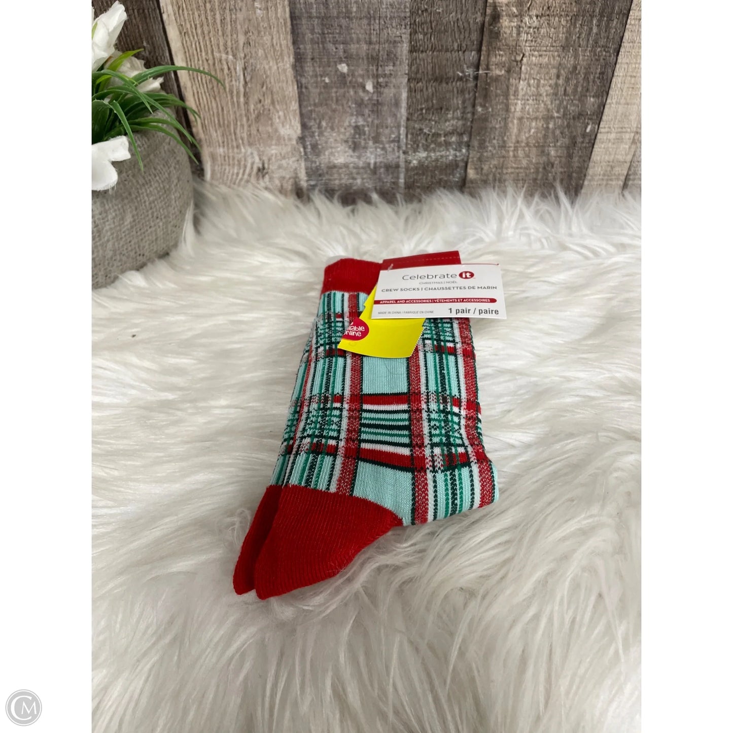 Socks By Cmf In Green & Red, Size: Osfm