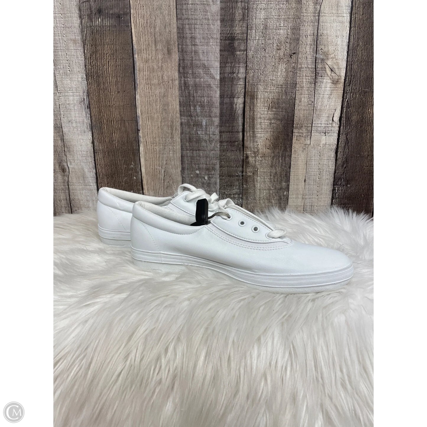 Shoes Sneakers By Grasshoppers In White, Size: 9.5