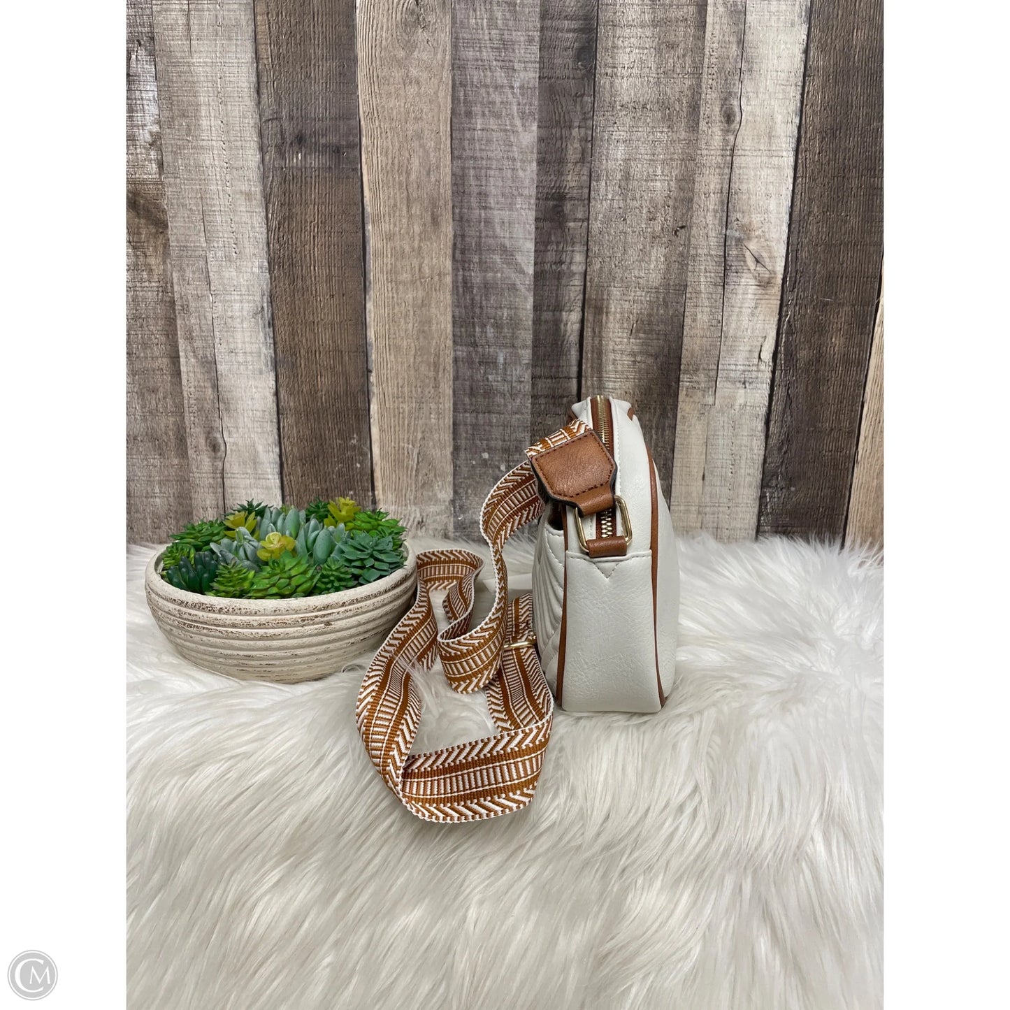 Crossbody By Cme, Size: Medium