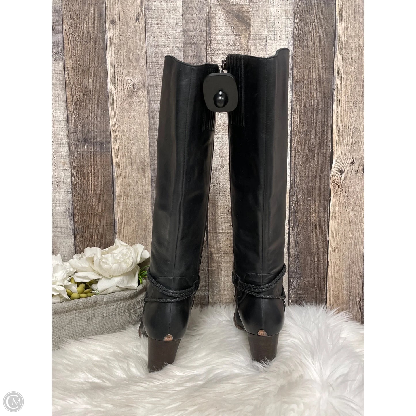 Boots Designer By Ugg In Black, Size: 6