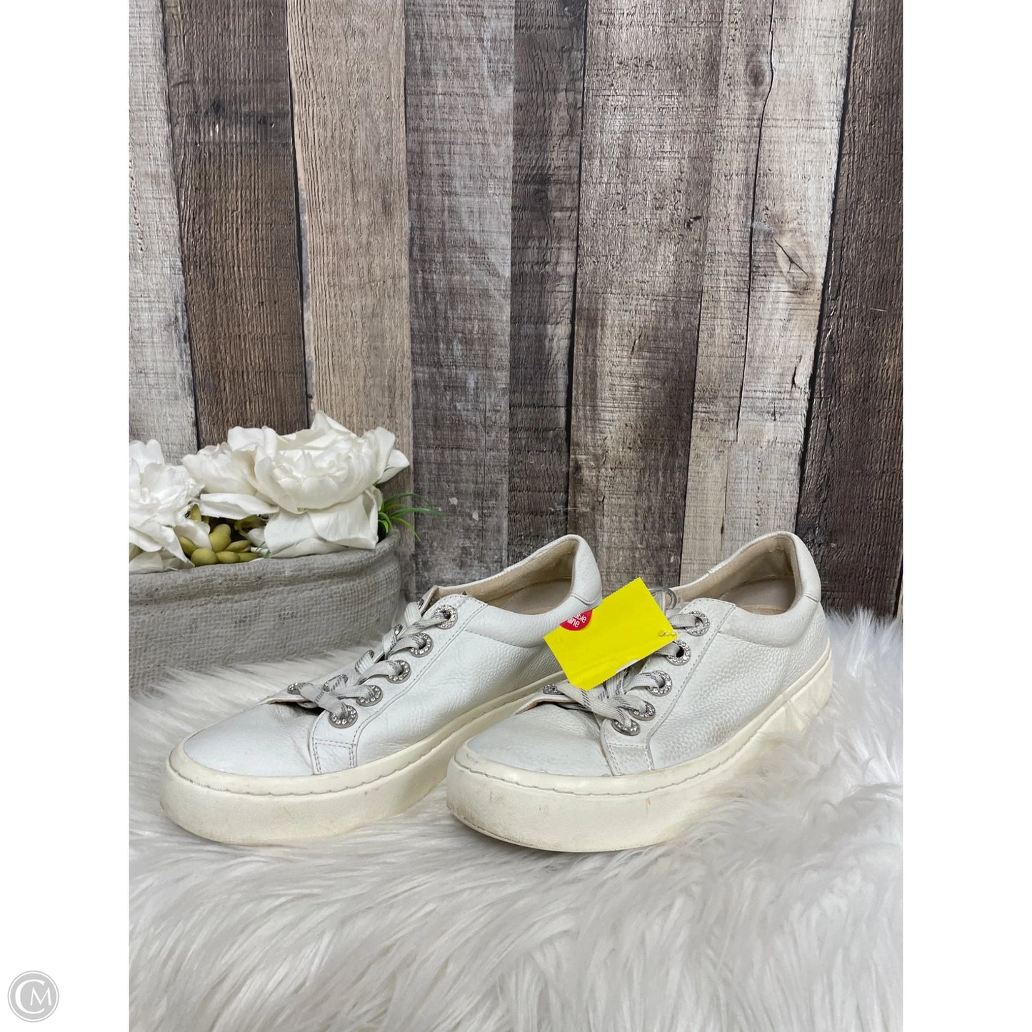 Shoes Sneakers By Vaneli In Ivory, Size: 8