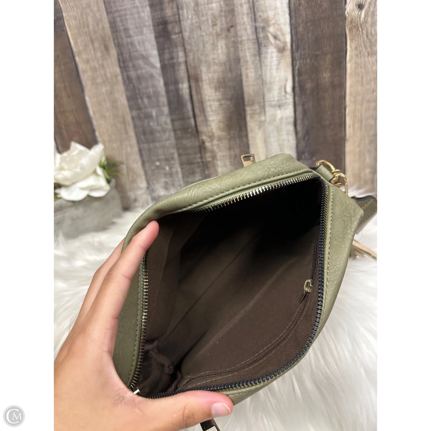 Crossbody By Cme, Size: Medium