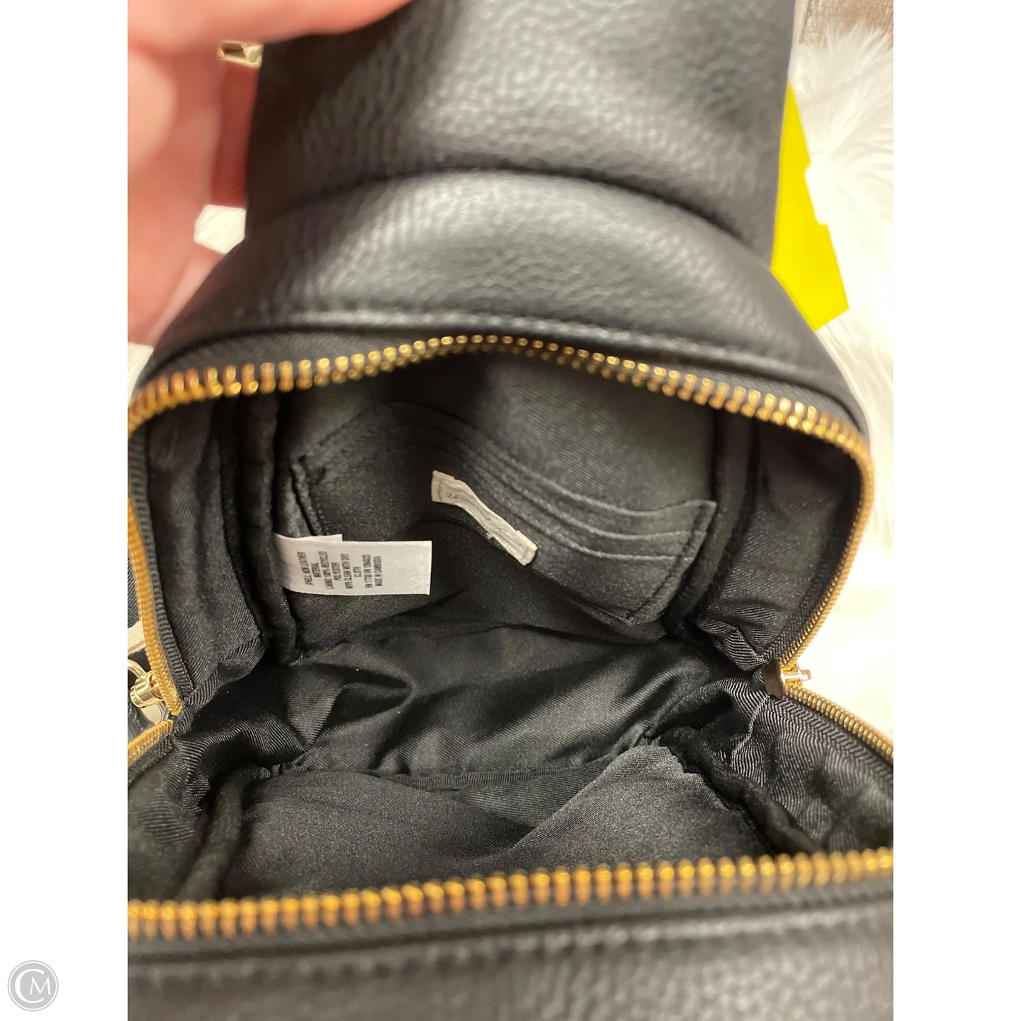 Crossbody By Urban Expressions, Size: Small