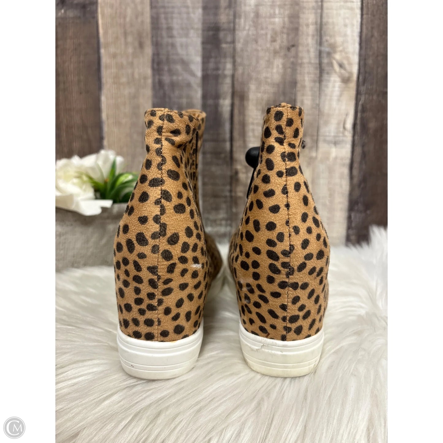 Boots Ankle Flats By Cmf In Animal Print, Size: 9