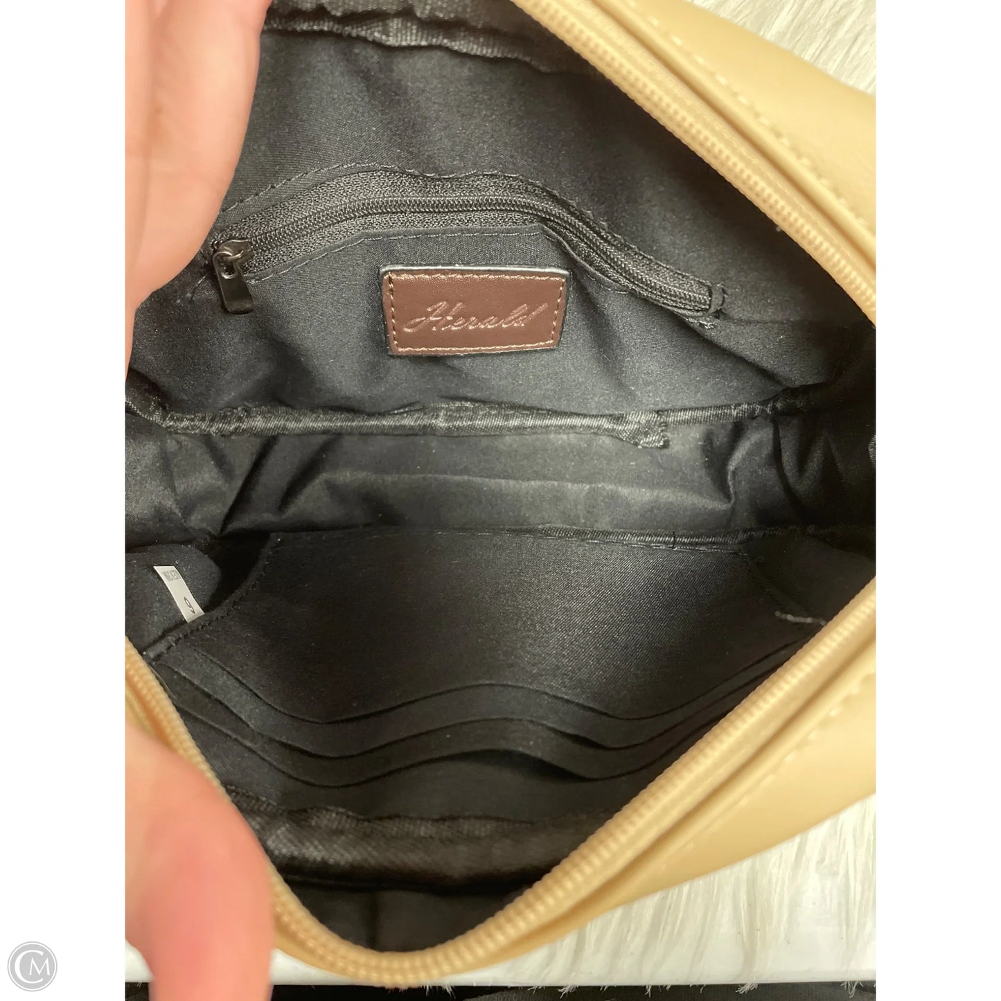 Crossbody By Cme, Size: Medium