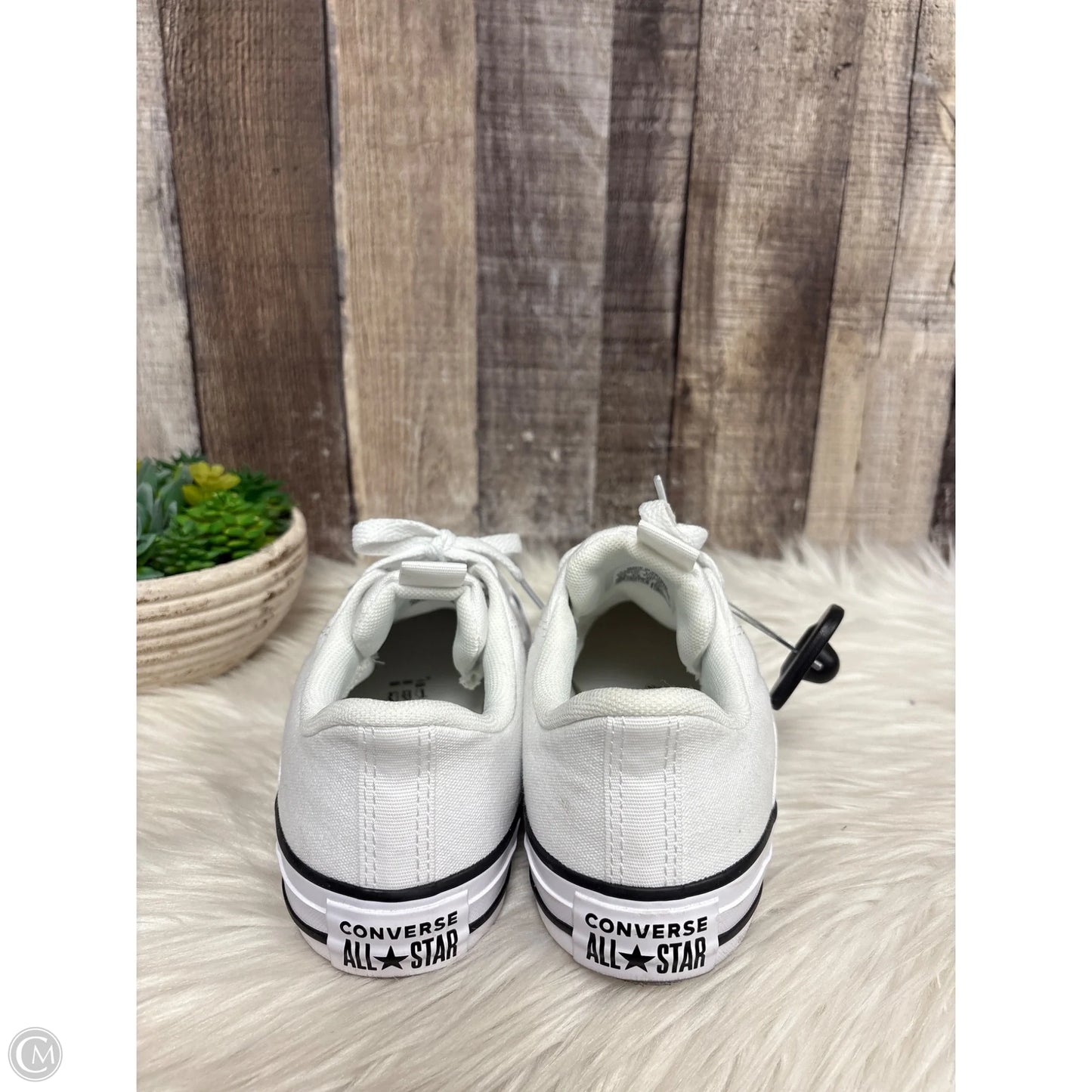 Shoes Sneakers By Converse In White, Size: 6.5