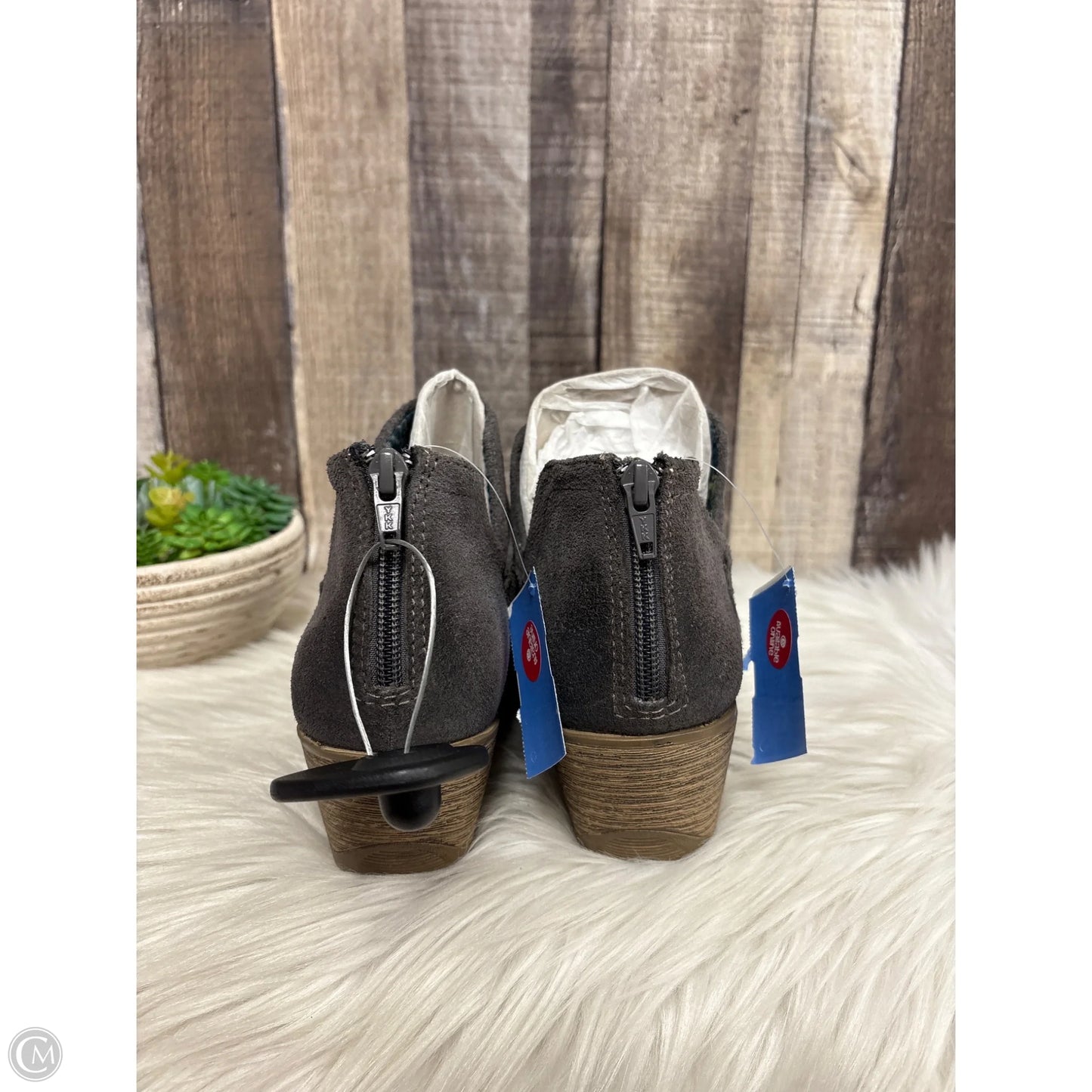 Boots Ankle Heels By Earth Origins In Grey, Size: 8.5