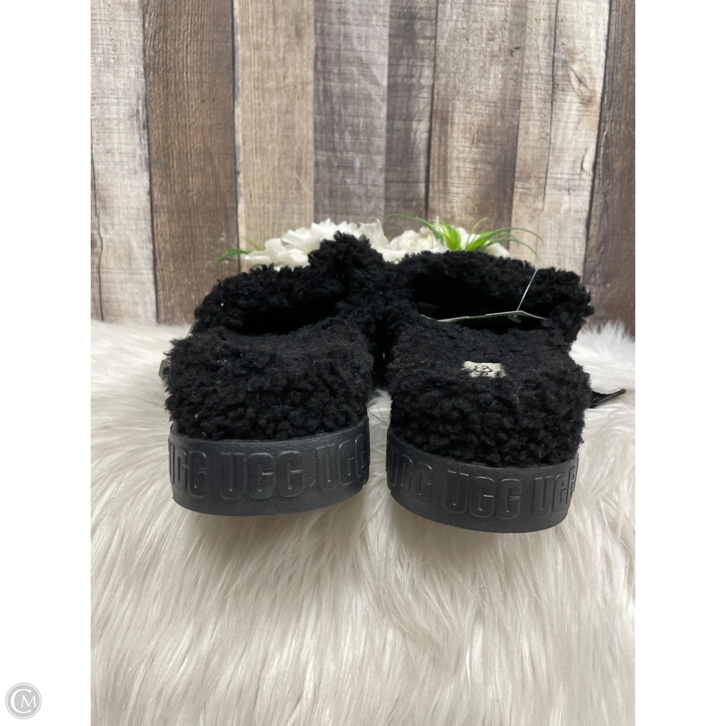Shoes Designer By Ugg In Black, Size: 10