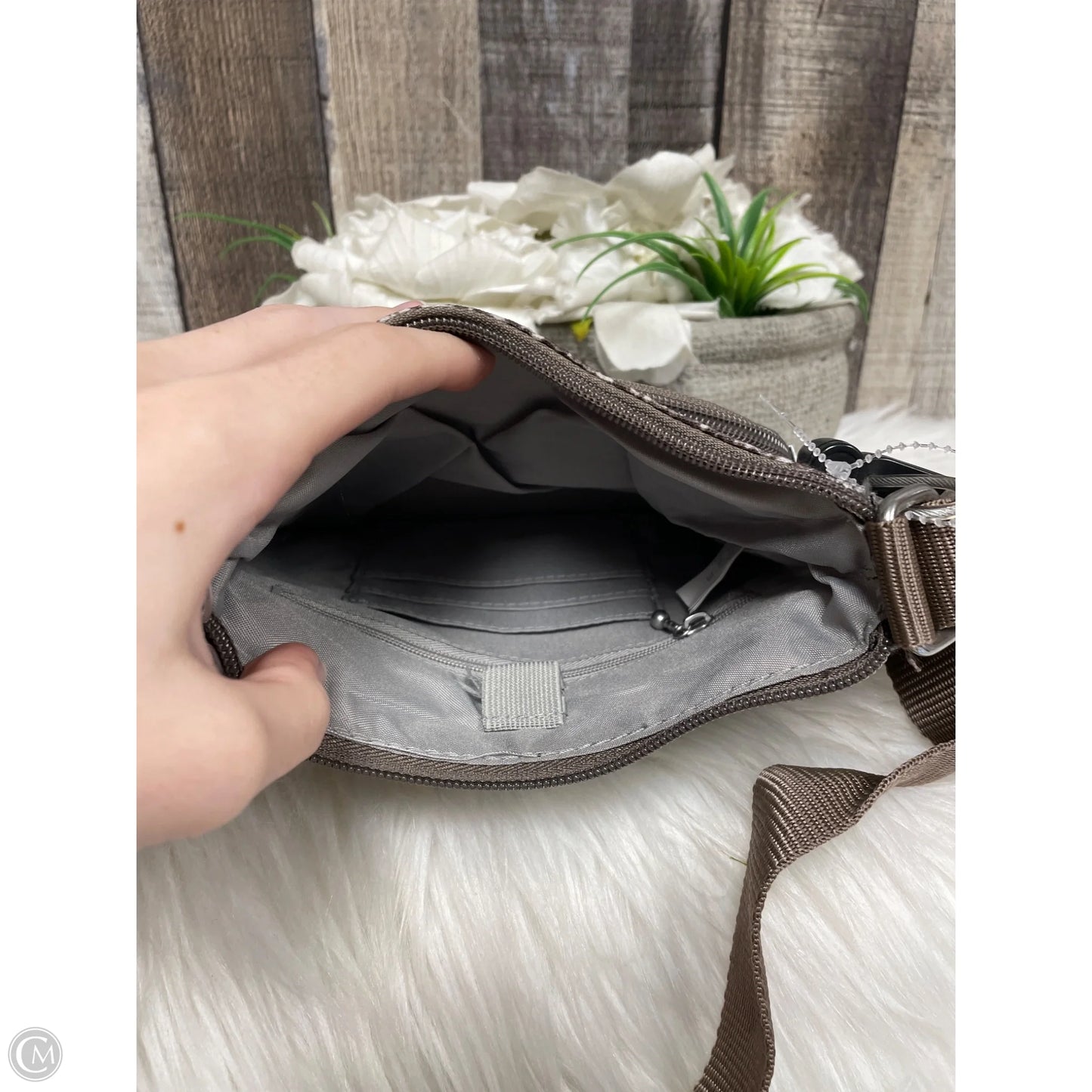 Crossbody By Baggallini, Size: Small