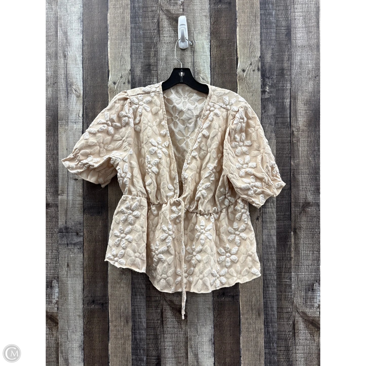 Top Short Sleeve By Shein In Ivory, Size: 1x