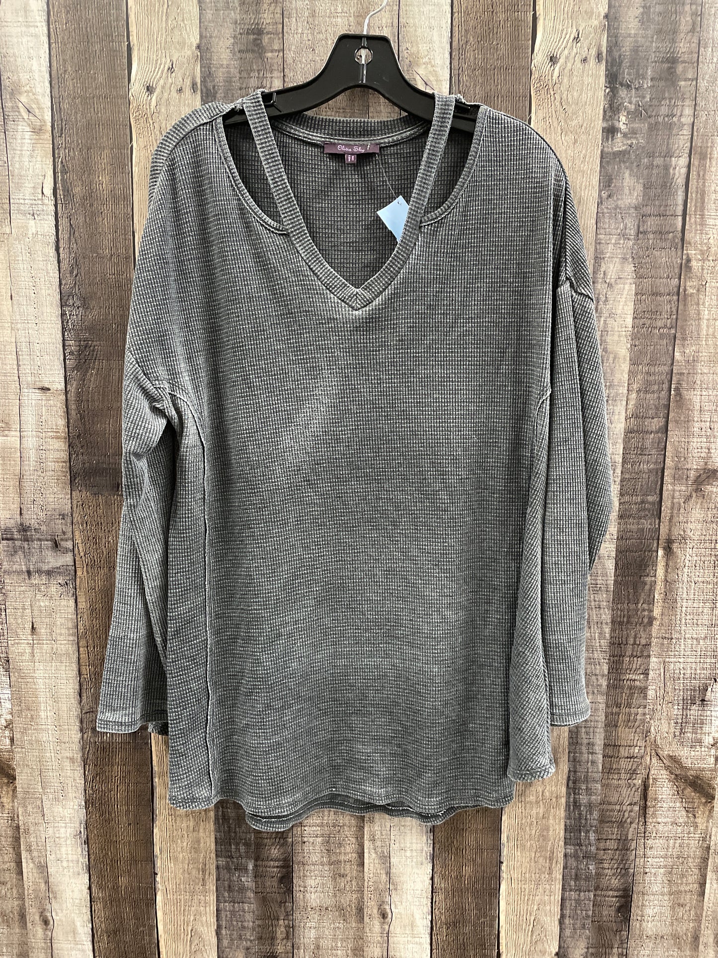 Top Long Sleeve By Olivia Sky In Grey, Size: L