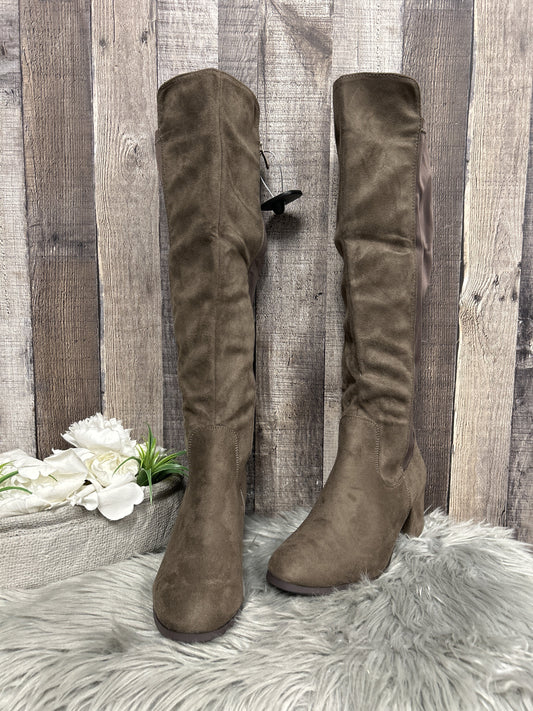 Boots Knee Heels By Cme  Size: 8