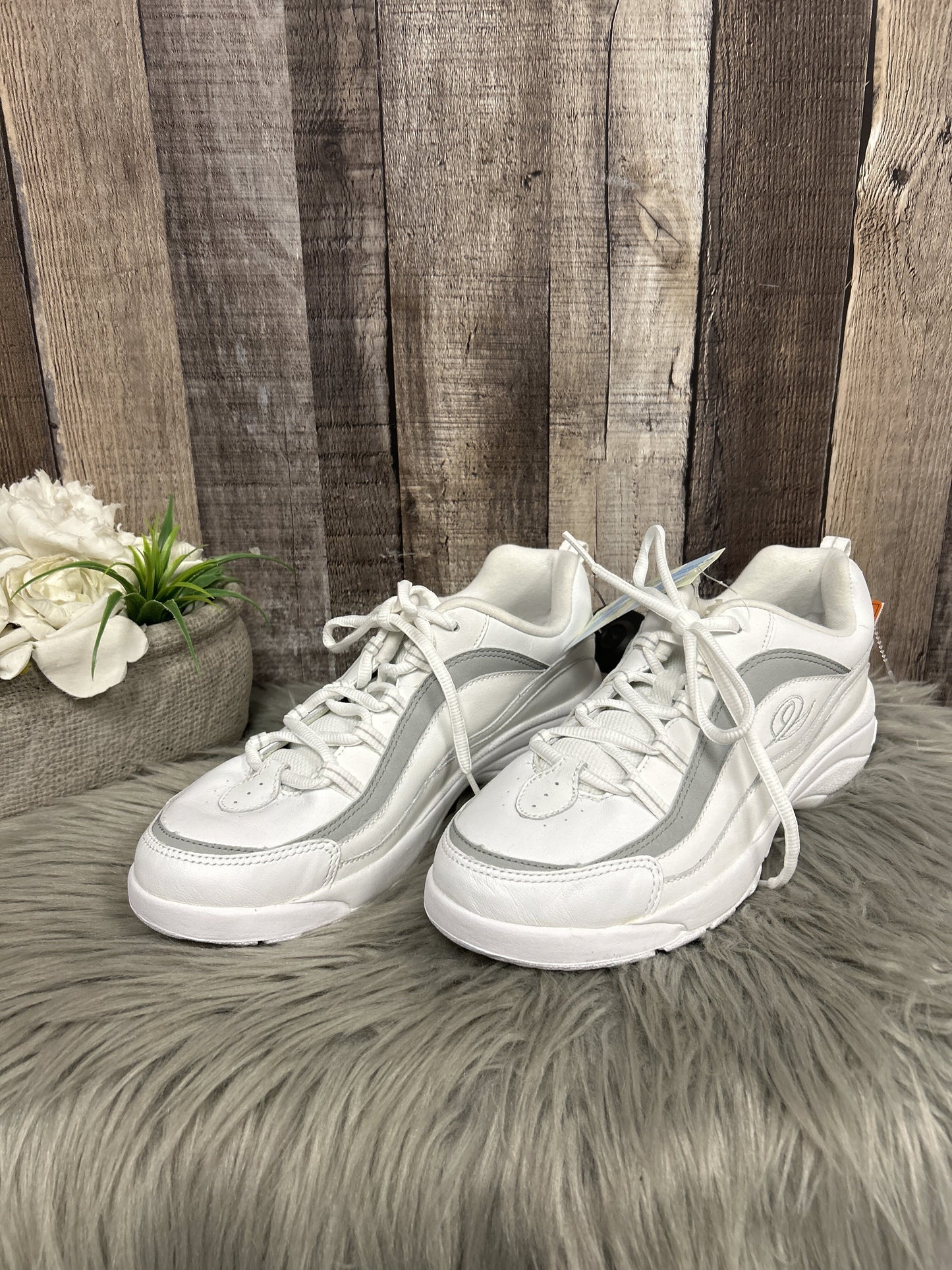 Shoes Athletic By Easy Street Size: 9
