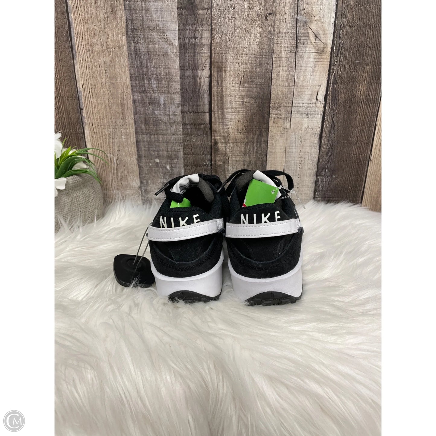 Shoes Athletic By Nike In Black, Size: 8