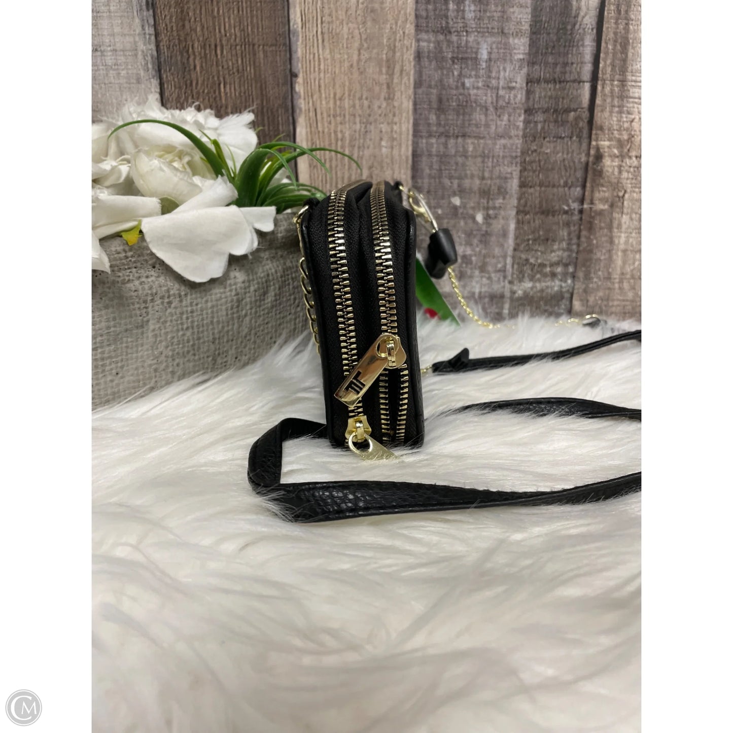 Crossbody By London Fog, Size: Small