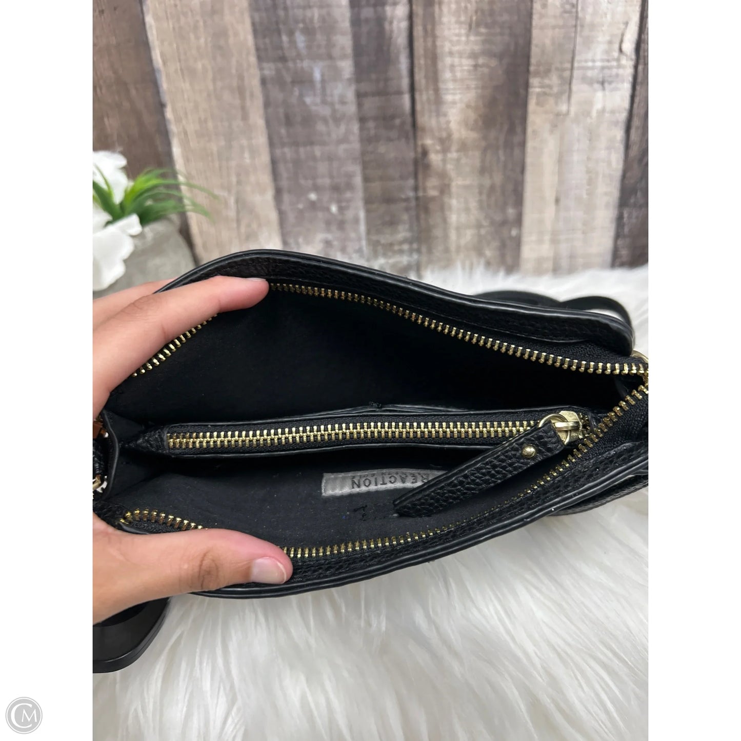 Crossbody By Kenneth Cole Reaction, Size: Small
