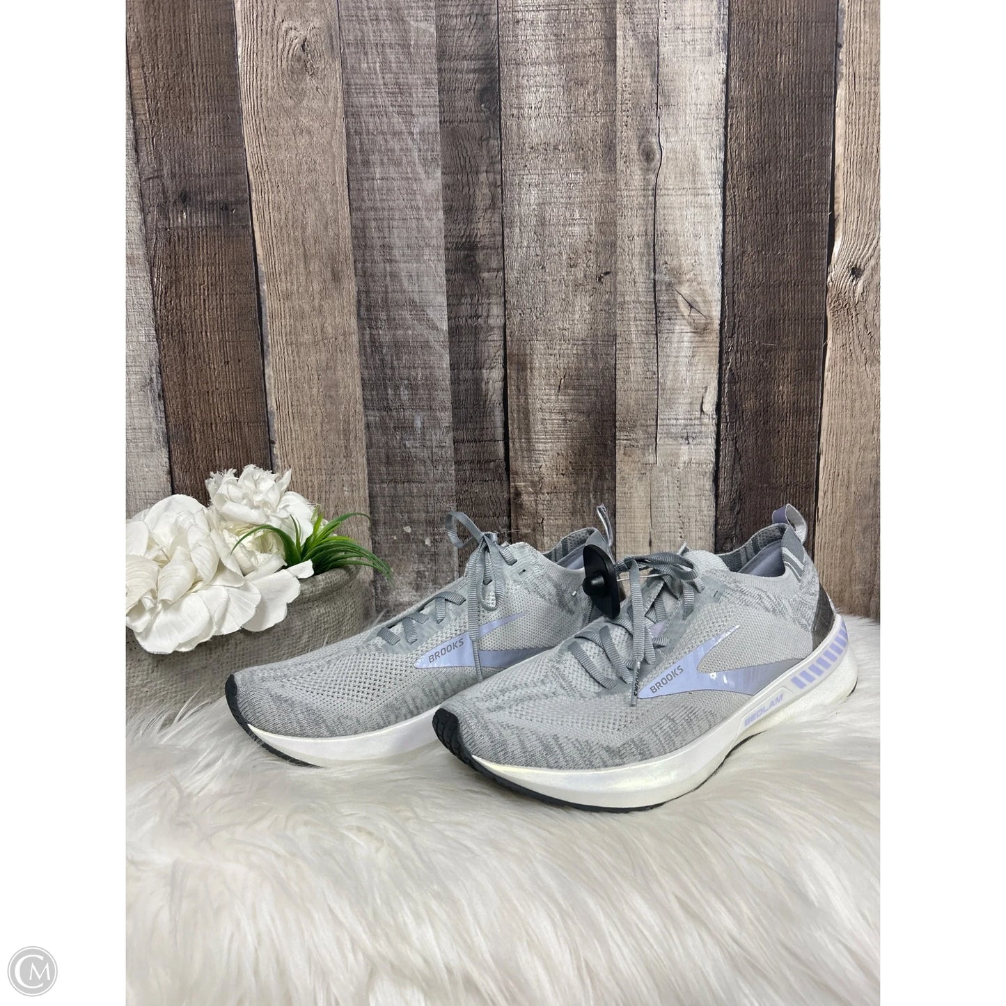 Shoes Athletic By Brooks In Grey, Size: 10