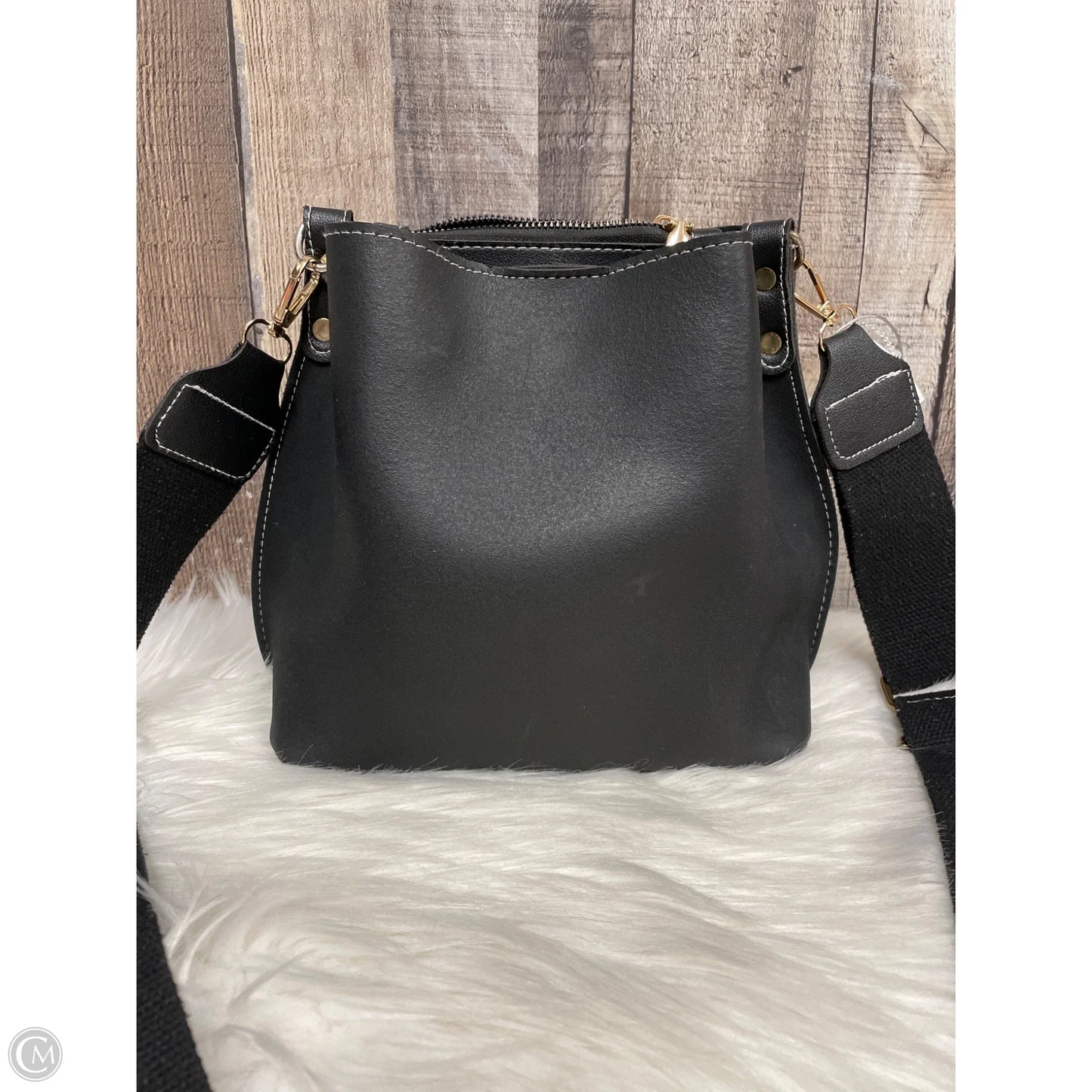 Crossbody By Cmf, Size: Small
