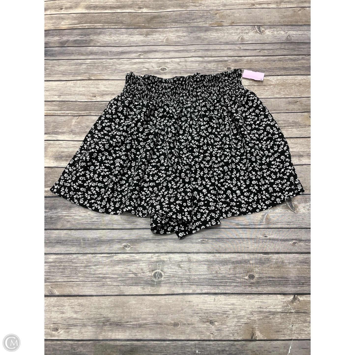 Shorts By Shein In Black & White, Size: L