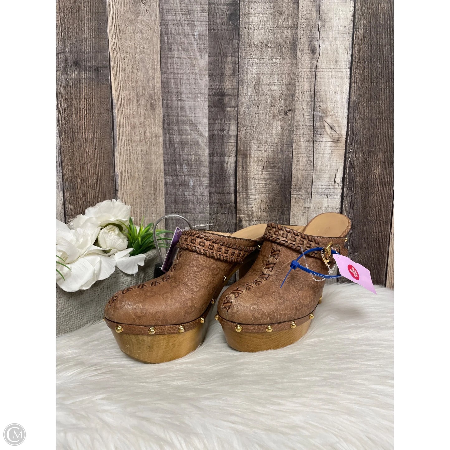 Shoes Luxury Designer By Gucci In Brown, Size: 9