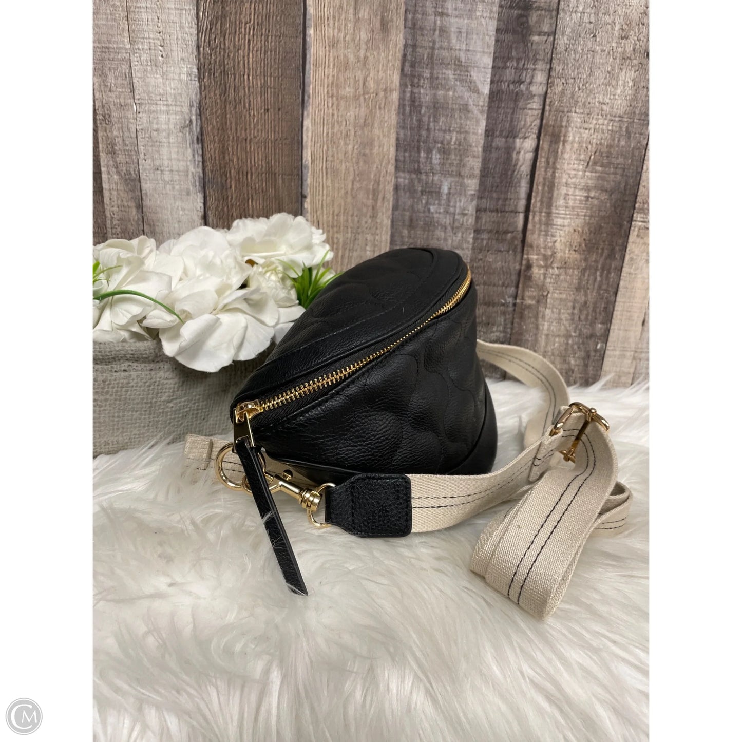 Belt Bag By Universal Thread, Size: Medium