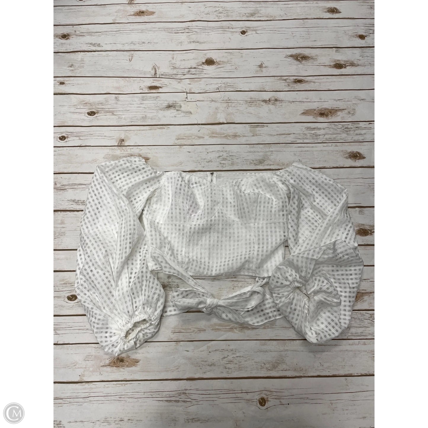 Top Long Sleeve By Akira In White, Size: M