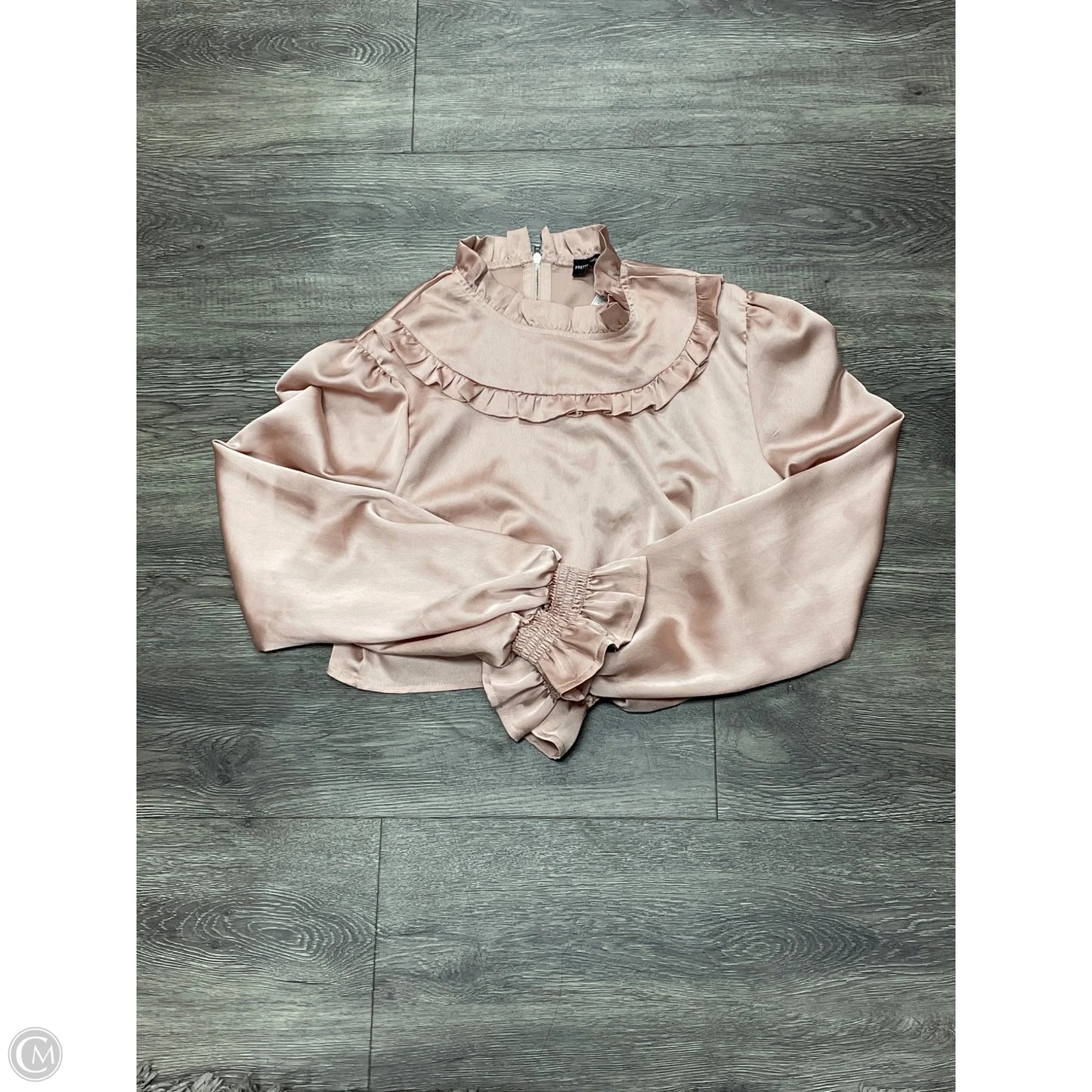 Top Long Sleeve By Pretty Little Thing In Peach, Size: L