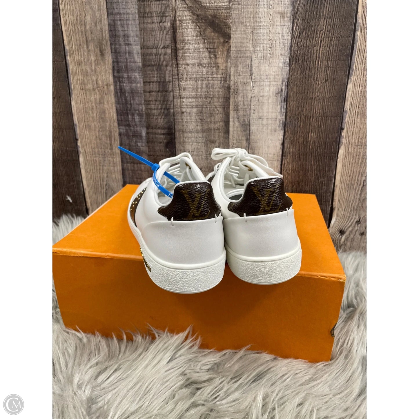 Shoes Luxury Designer By Louis Vuitton In Brown & White, Size: 8.5