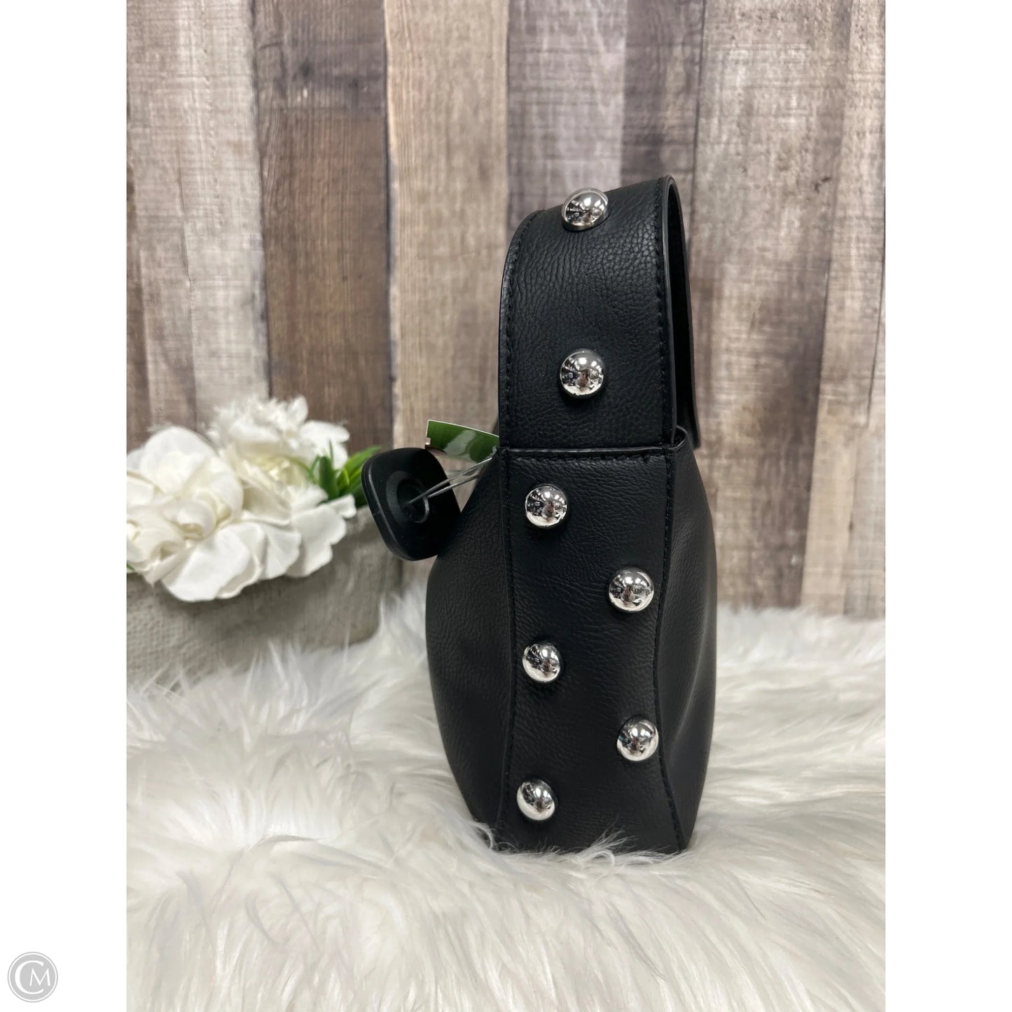 Handbag By Universal Thread, Size: Medium