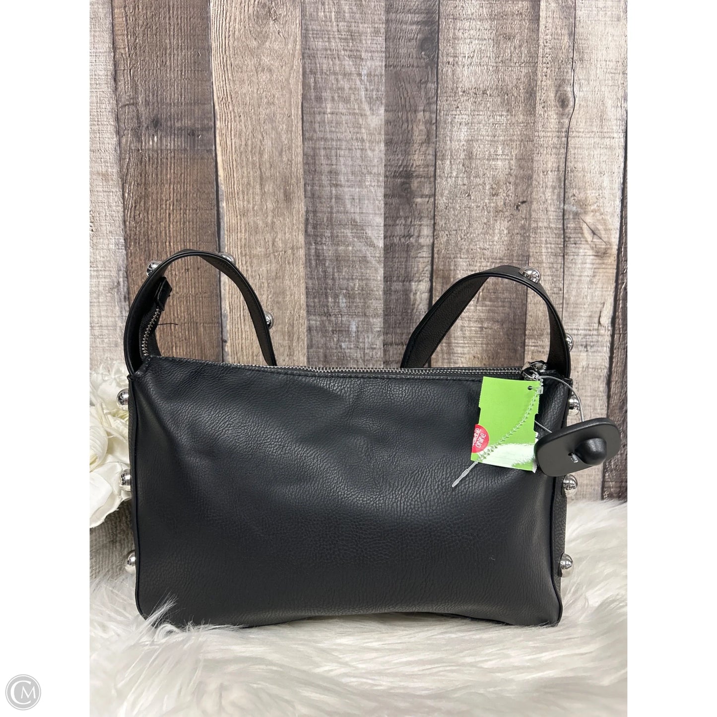 Handbag By Universal Thread, Size: Medium