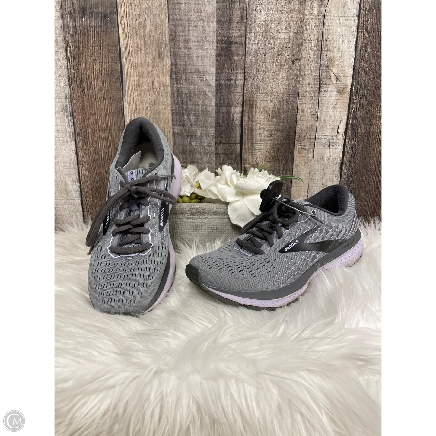 Shoes Athletic By Brooks In Grey, Size: 7.5
