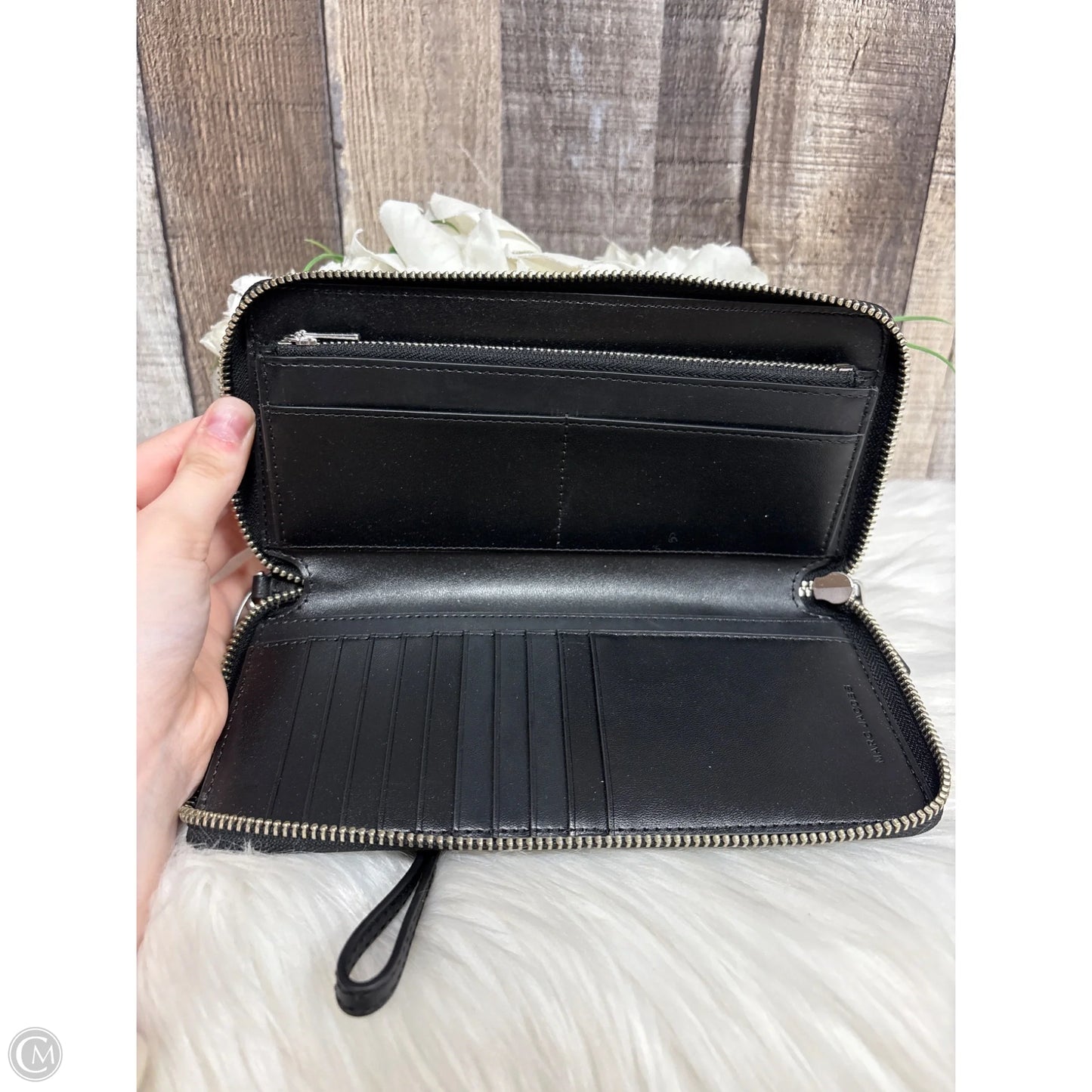 Wallet Luxury Designer By Marc Jacobs, Size: Medium