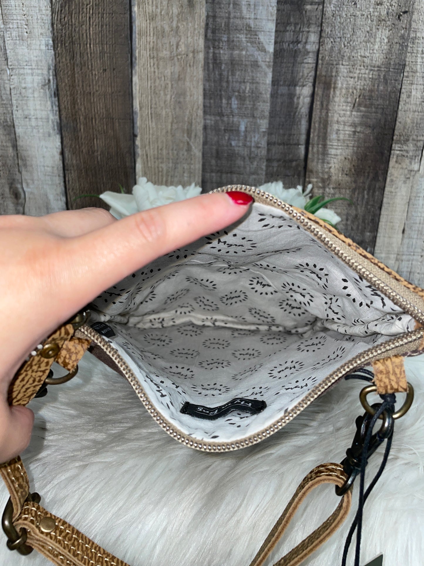 Crossbody By Cme, Size: Small