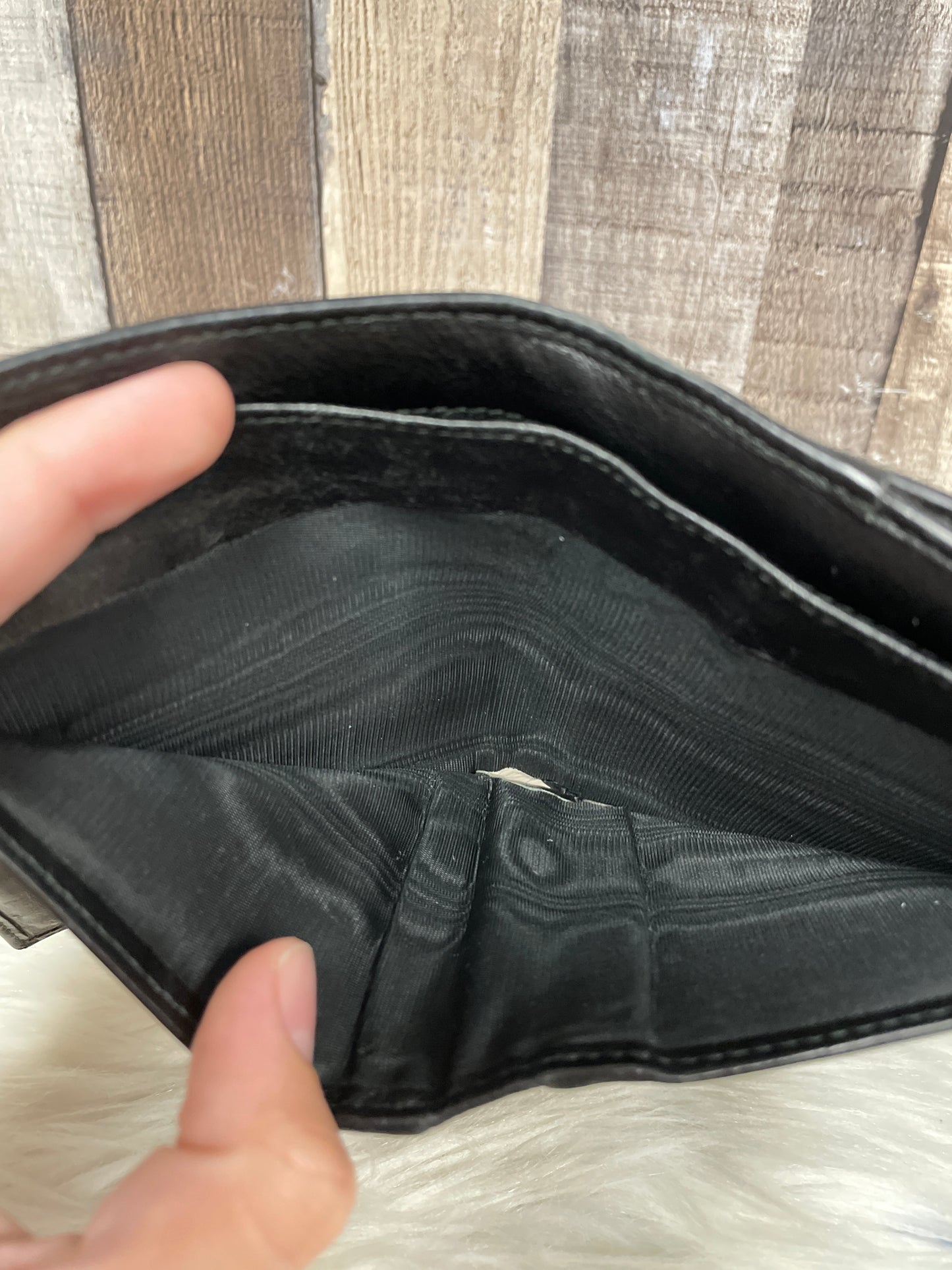 Wallet Luxury Designer By Gucci, Size: Large