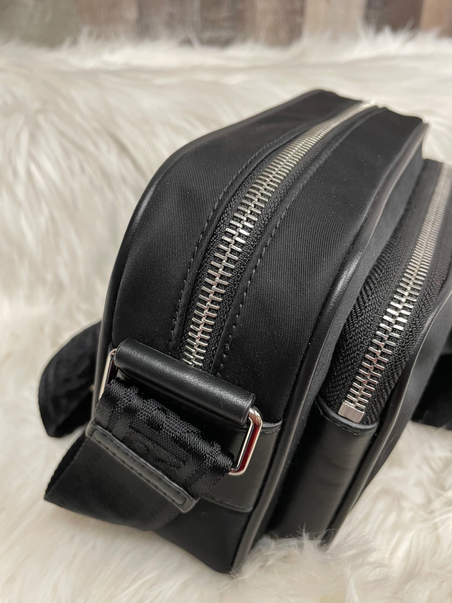 Belt Bag Luxury Designer By Burberry, Size: Medium