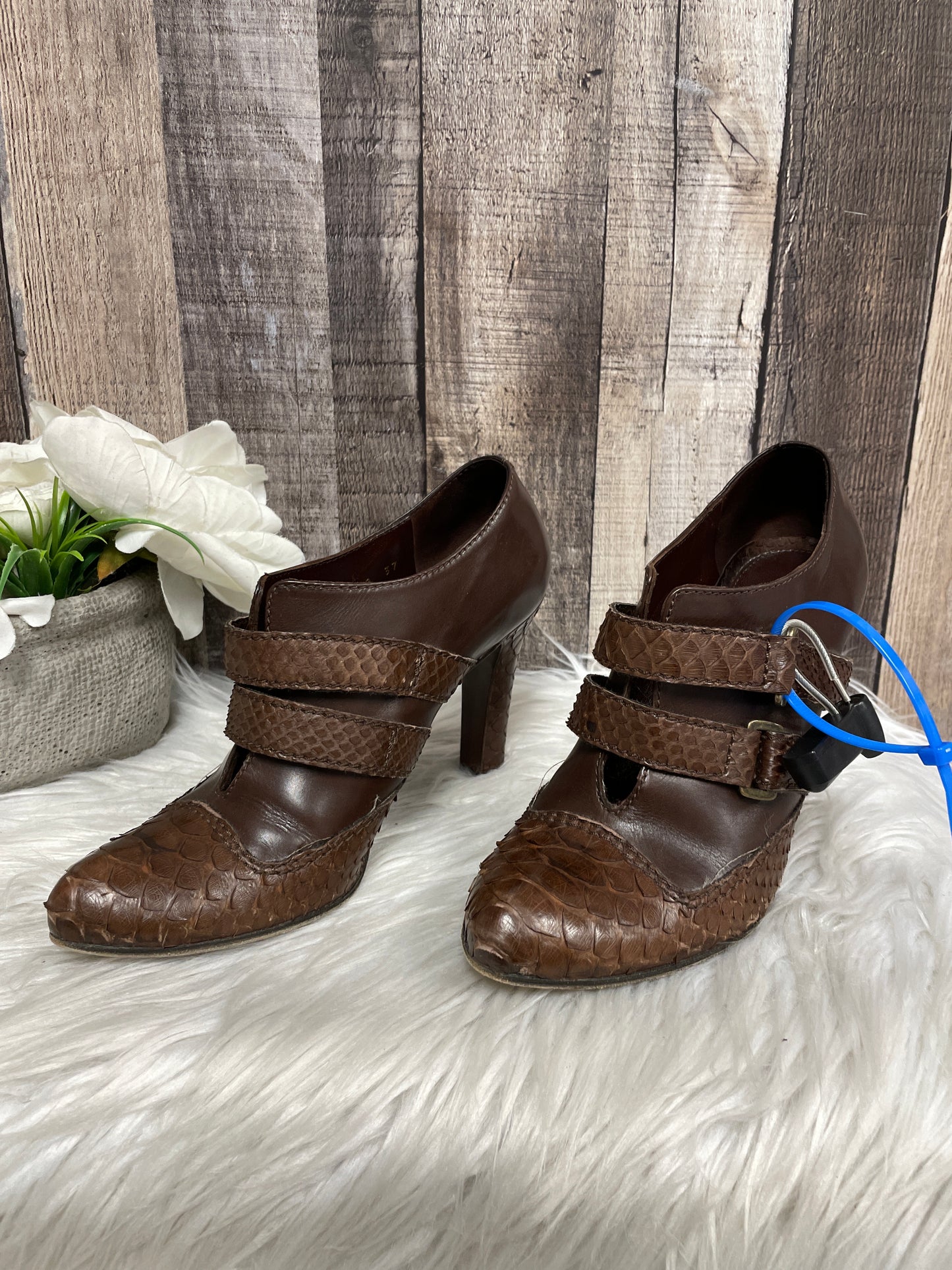 Shoes Luxury Designer By Alexander Mcqueen Size: 7