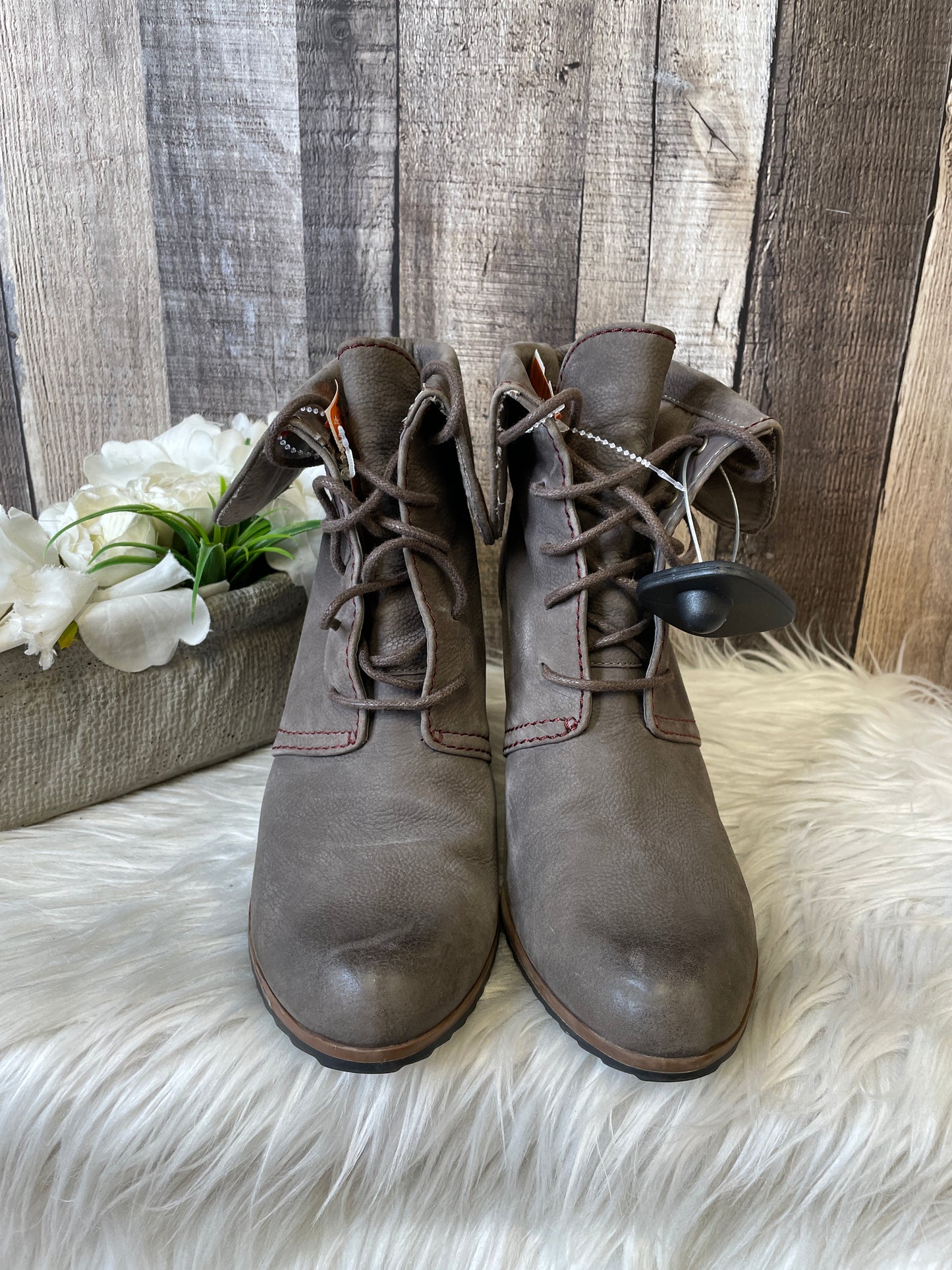 Boots Ankle Heels By Cme Size: 8