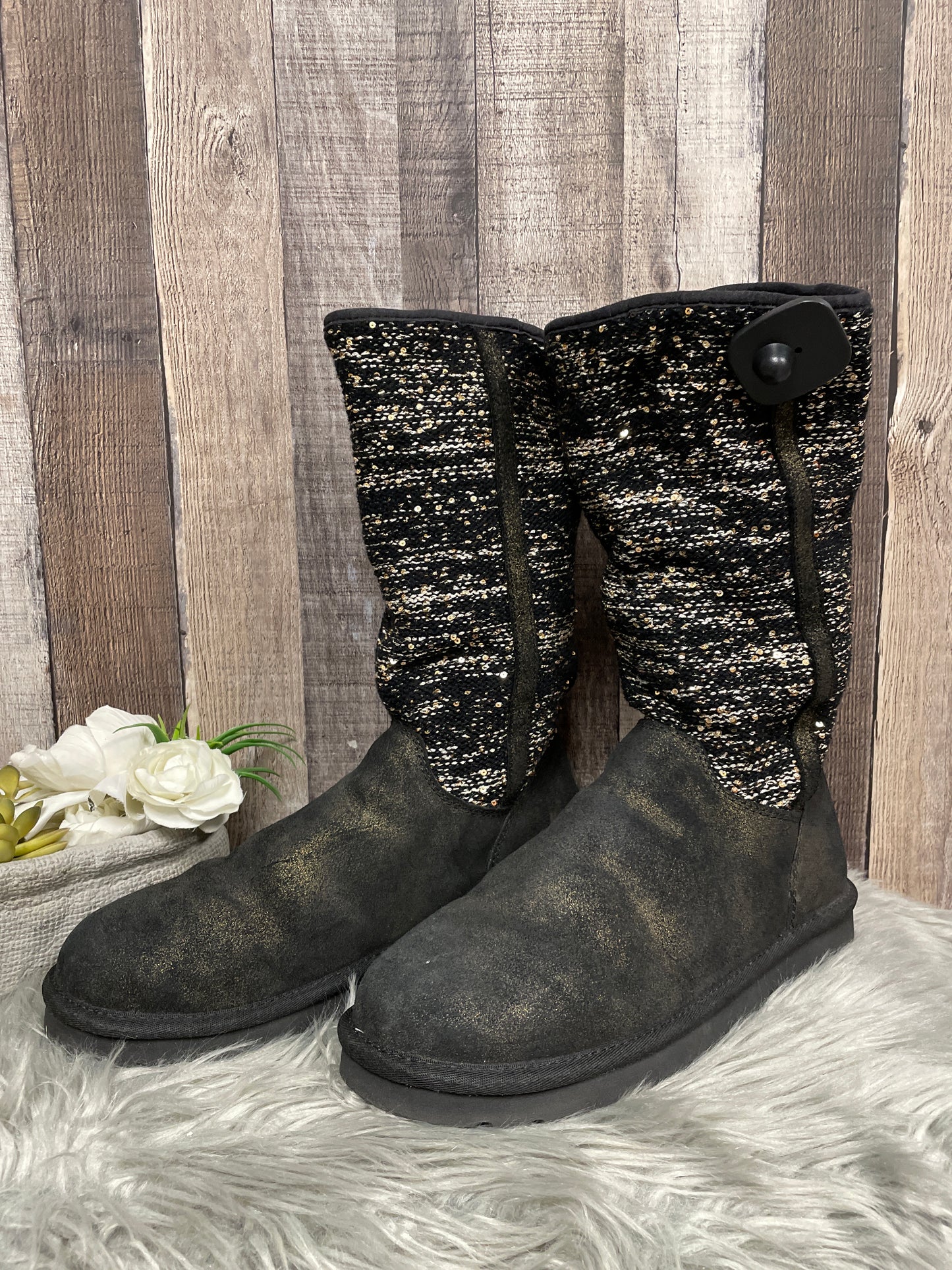 Boots Ankle Flats By Ugg Size: 11