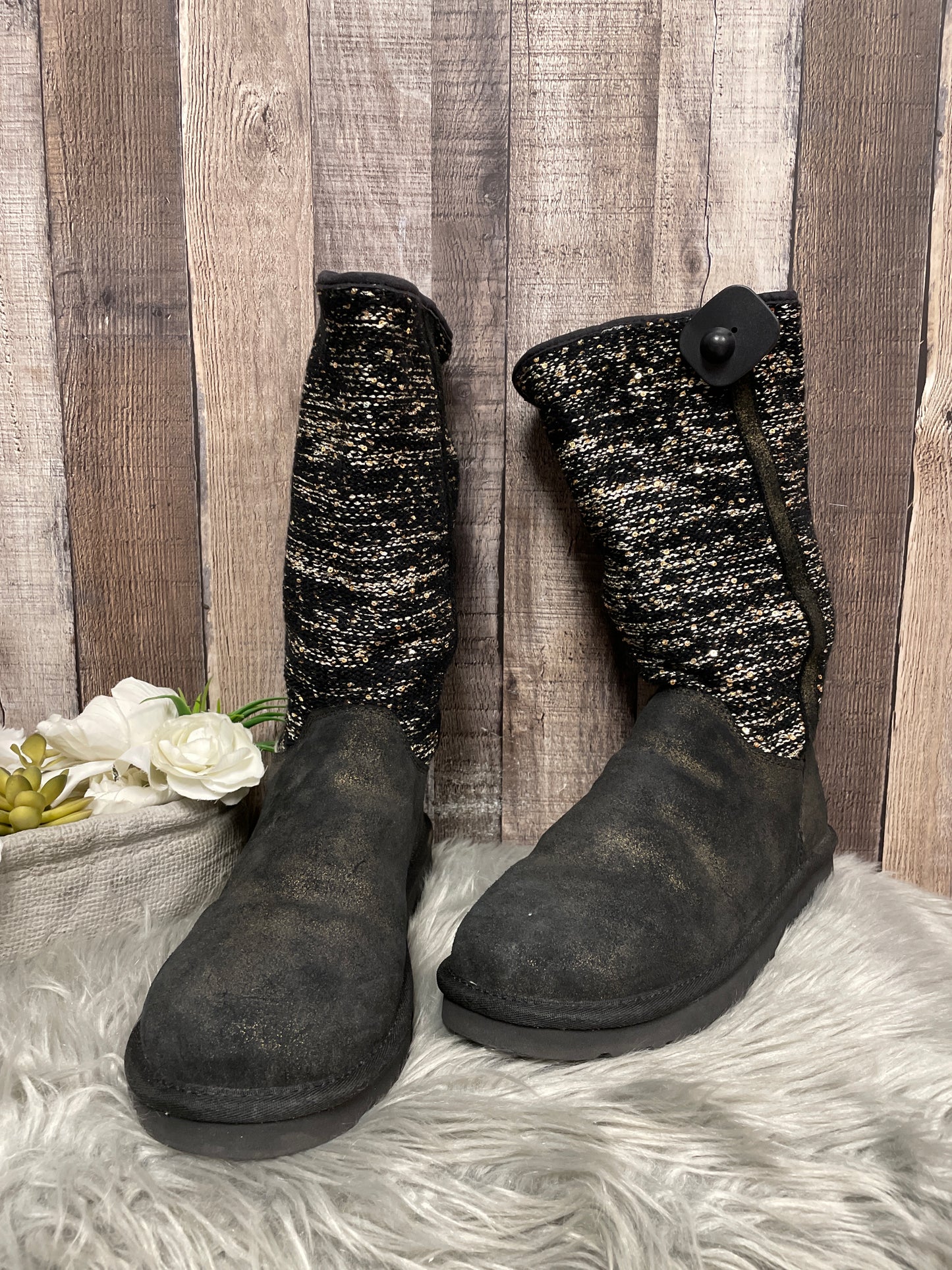 Boots Ankle Flats By Ugg Size: 11