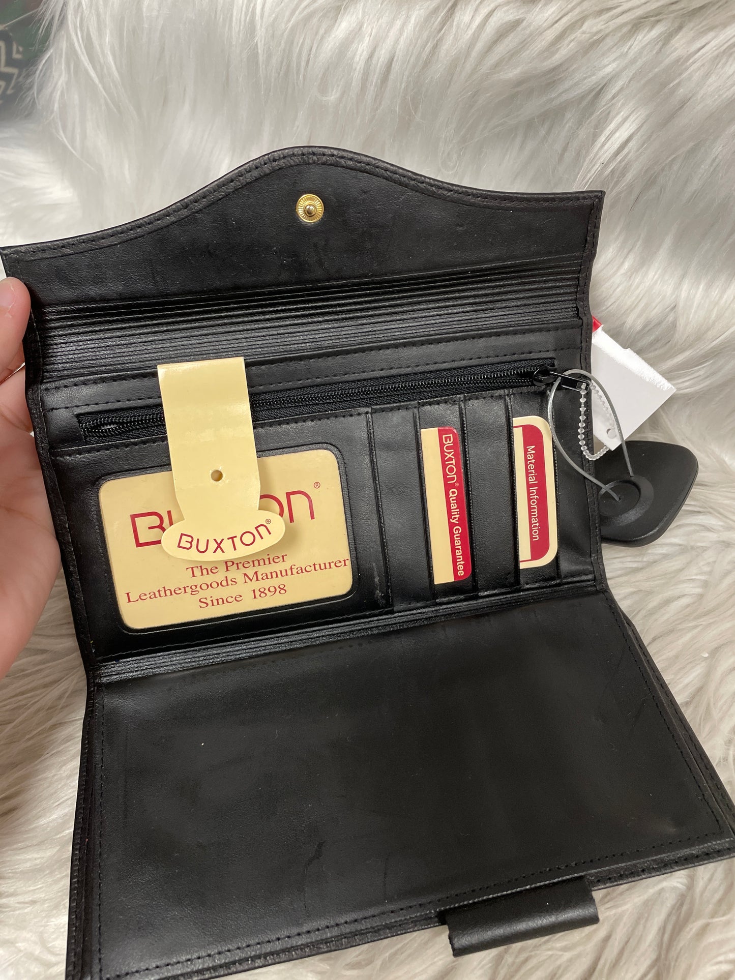 Wallet By Buxton Size: Medium