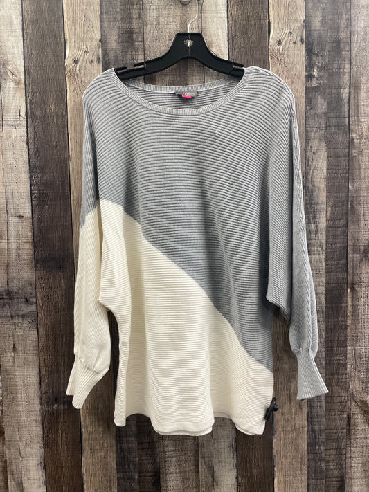 Sweater By Vince Camuto In Grey, Size: L